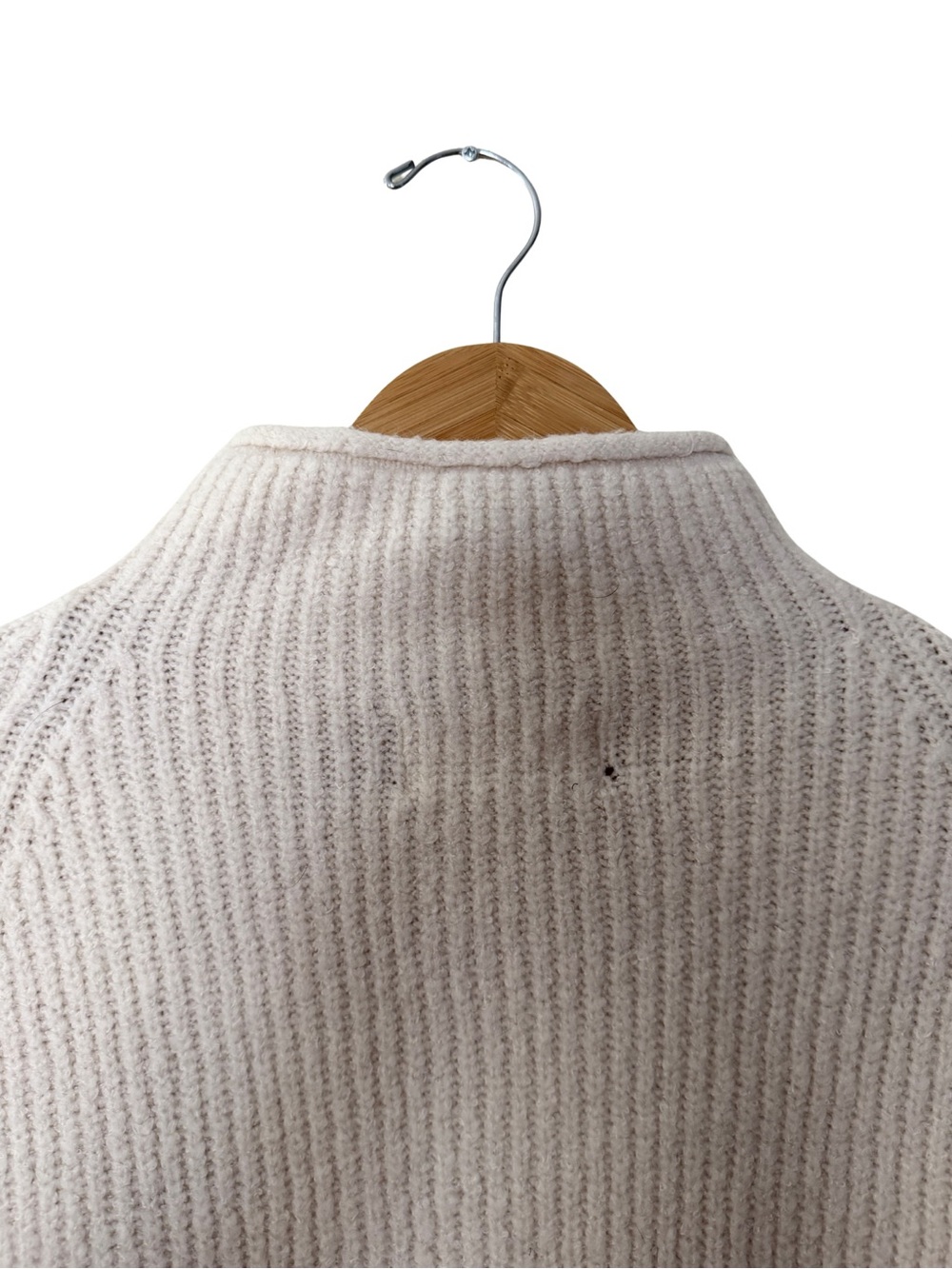Cozy Cream Ribbed Knit Sweater - M/L - Picture 3 of 4